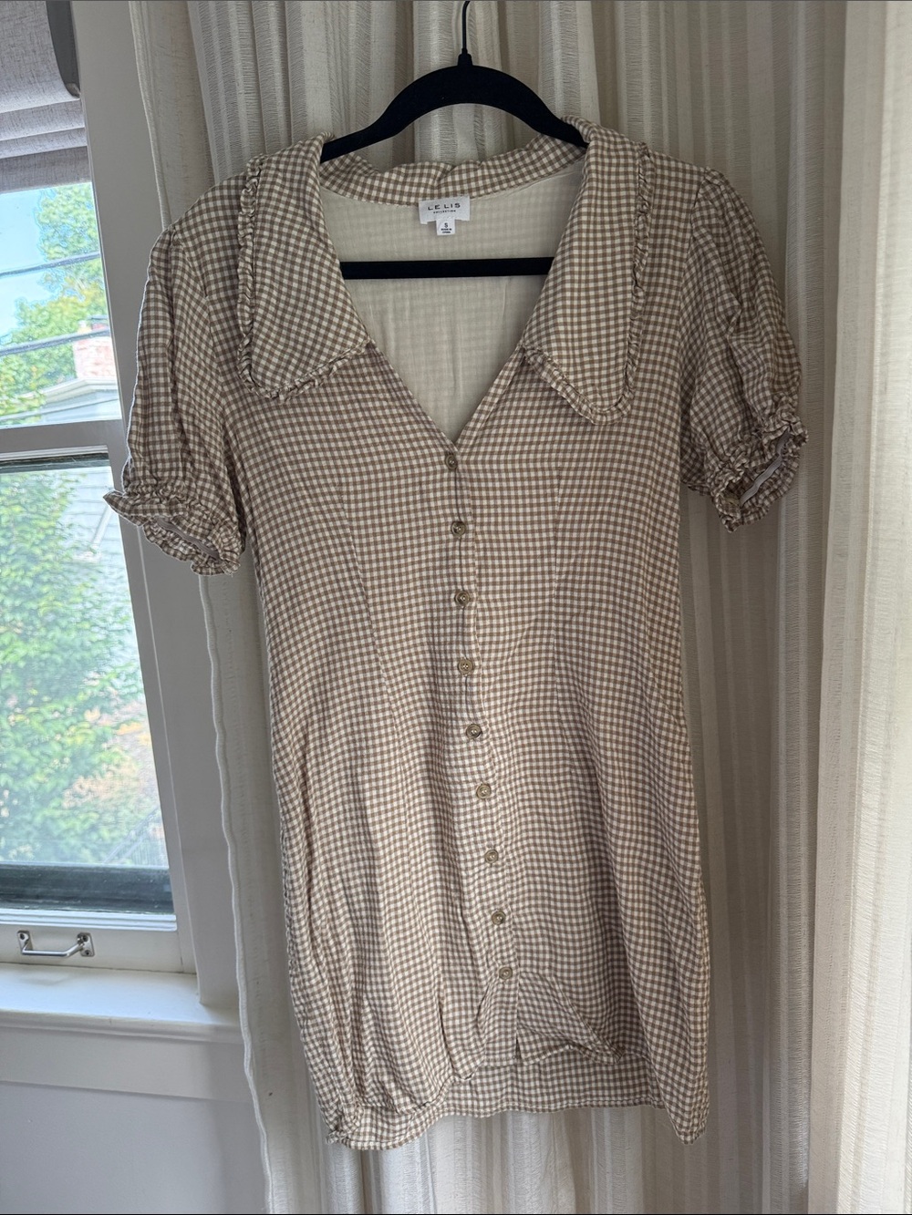 Le Lis Taupe and White Gingham Button-Front
cottage core collar